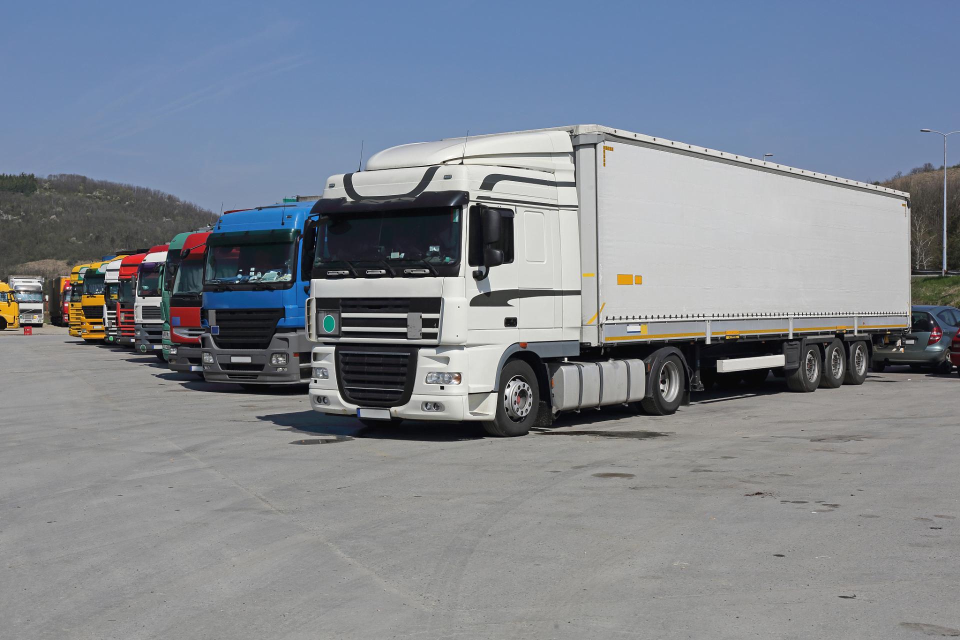 china-uae-trucking